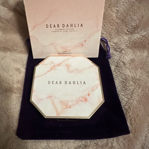 Dear Dahlia Eyeshadow Palette Blooming Edition - Picture 3 of 3